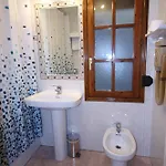 Ballarin Hotel *