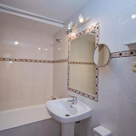 Ballarin Hotell *